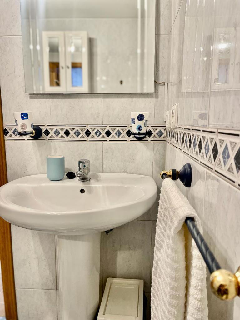 Apartamento, Piscina Y Parking Granada Tico Medina Bagian luar foto